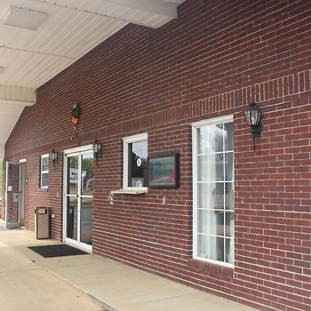Deerfield Inn Adamsville 外观 照片