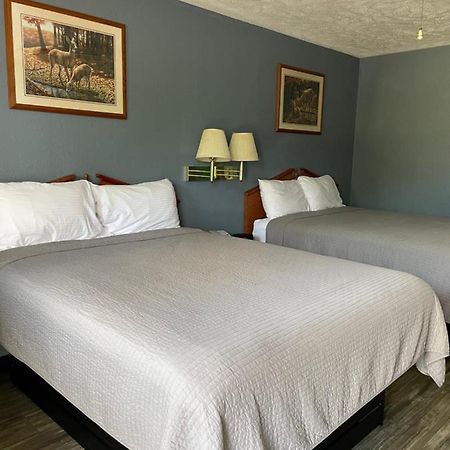 Deerfield Inn Adamsville 外观 照片
