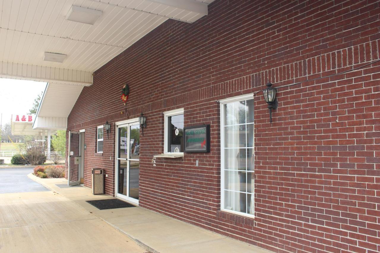 Deerfield Inn Adamsville 外观 照片