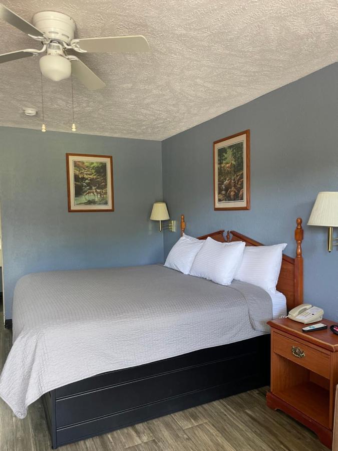 Deerfield Inn Adamsville 外观 照片